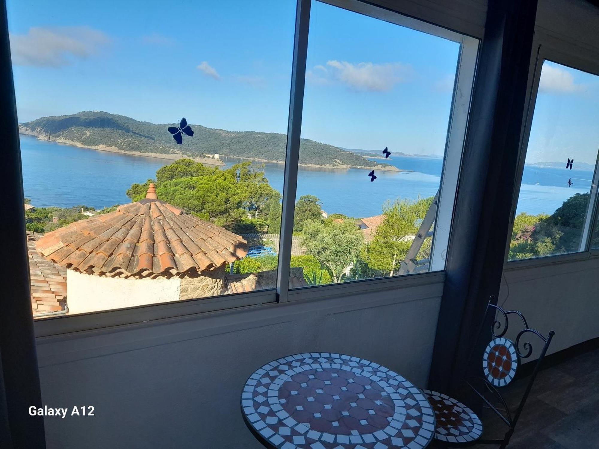 La Coccinelle Aparthotel Île du Levant Exterior foto