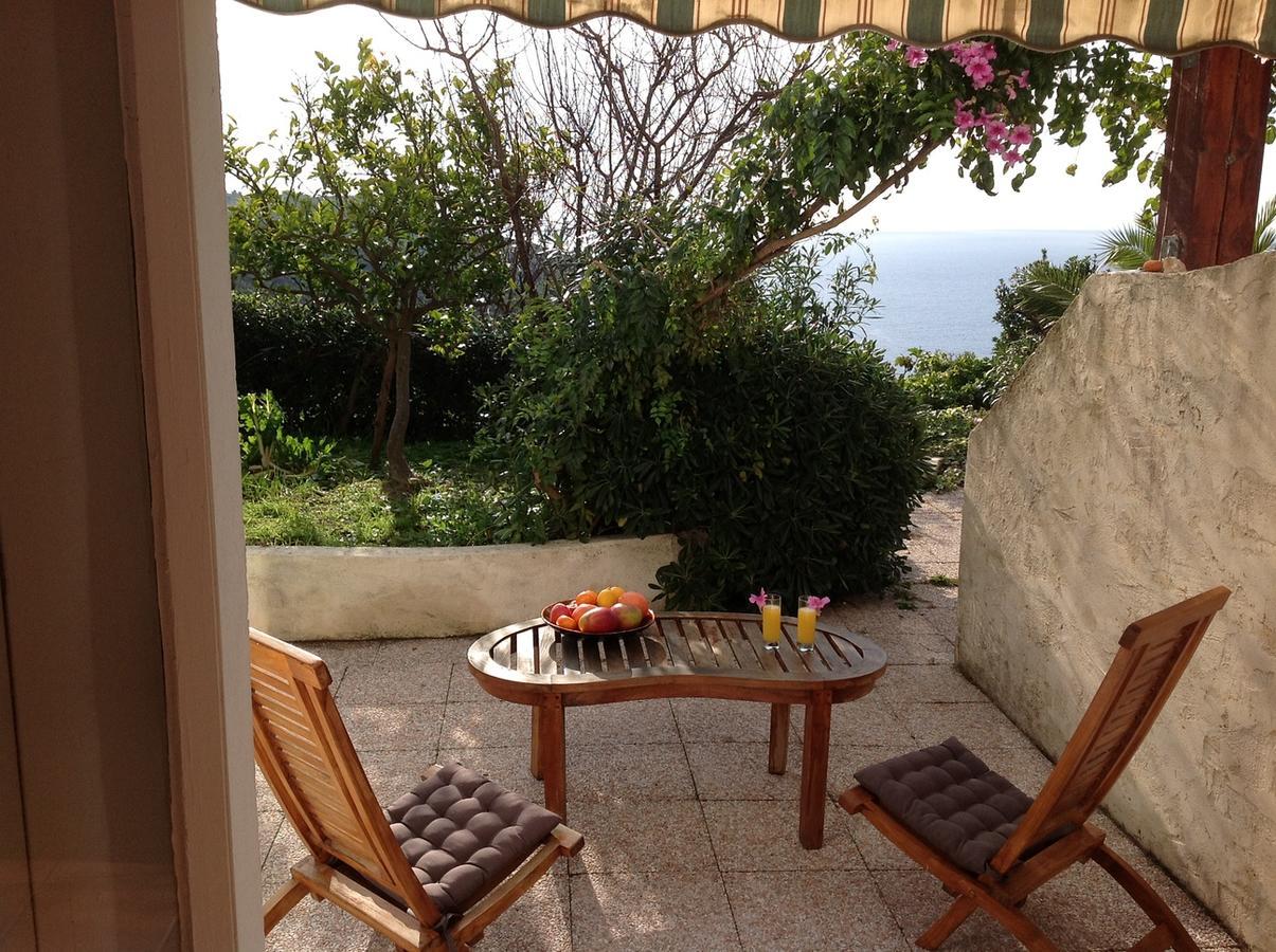 La Coccinelle Aparthotel Île du Levant Exterior foto