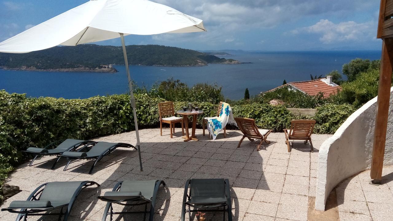 La Coccinelle Aparthotel Île du Levant Exterior foto