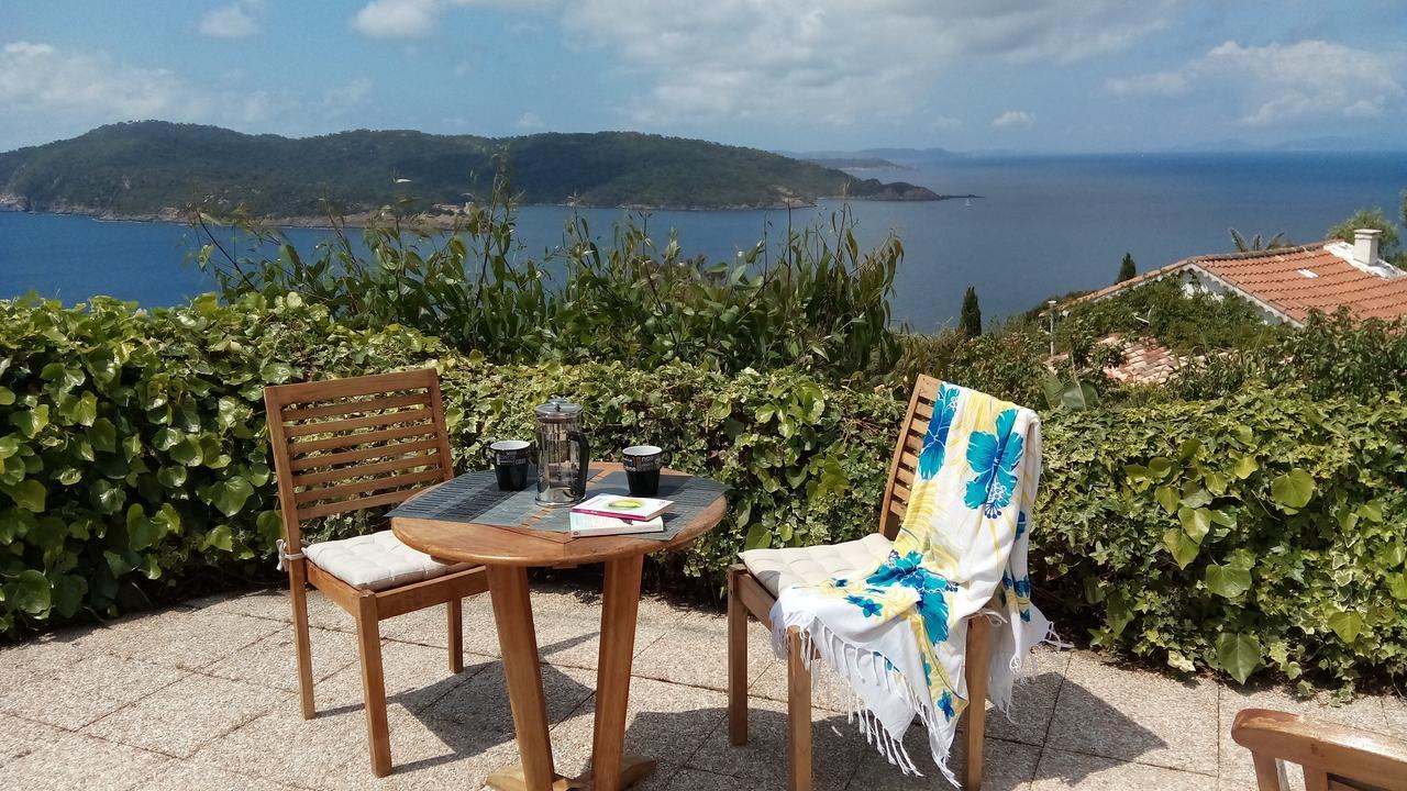 La Coccinelle Aparthotel Île du Levant Exterior foto