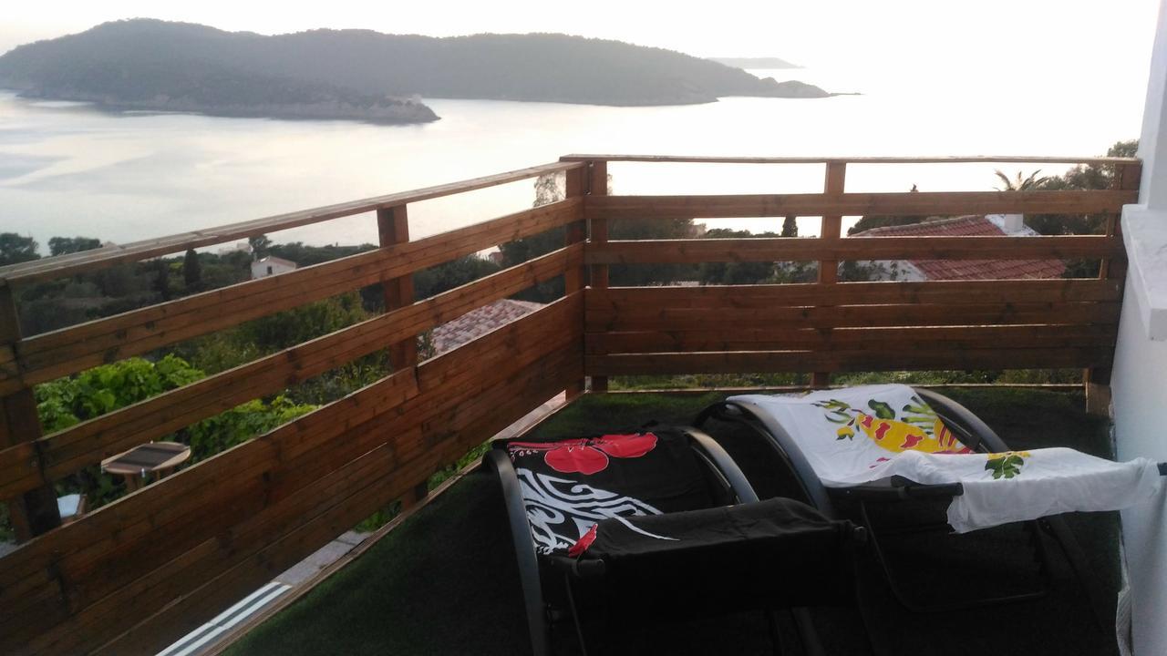 La Coccinelle Aparthotel Île du Levant Exterior foto